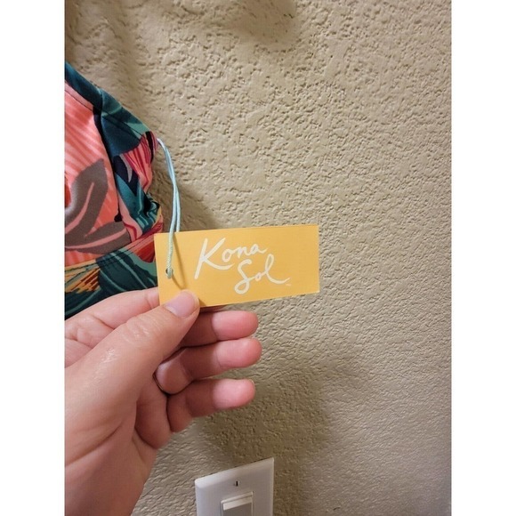 NWT Kona Sol Tropical Print Swim Top Size Small - Picture 2 of 4